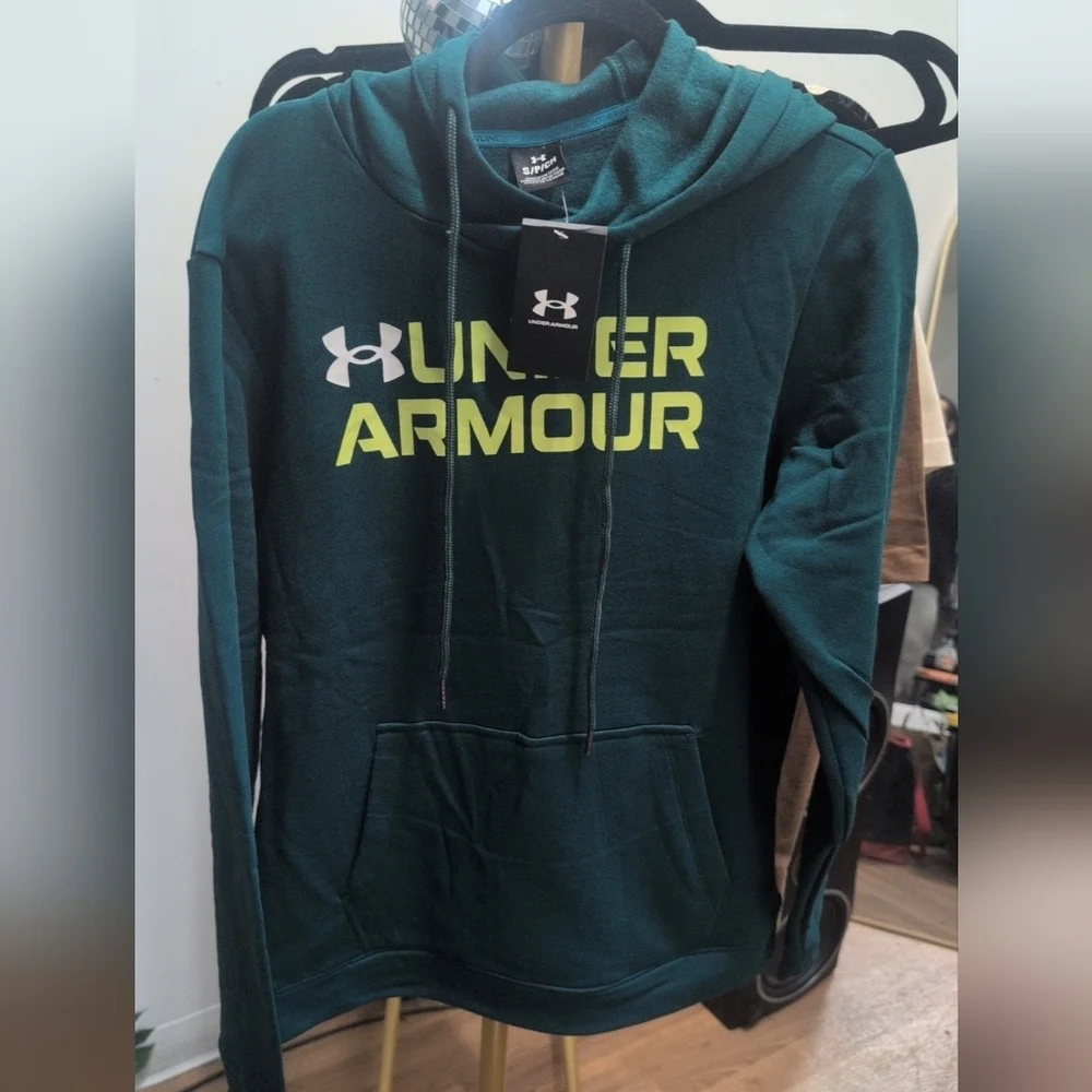Under Armour stay comfortable